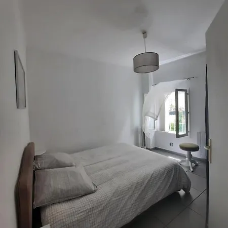 아파트 Agreable T2 Proche Centre *